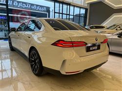 بی ئێم دەبڵیو سیریەس 5